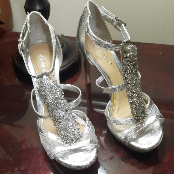 Gianni Bini Silver Glitter Heels - Picture 1 of 12